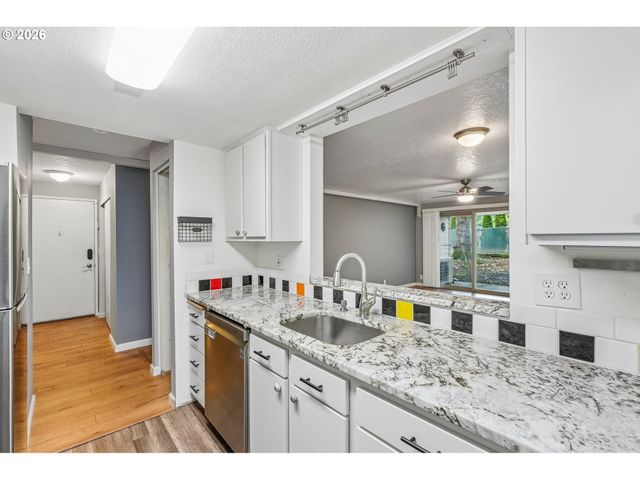 10143 Sw TRAPPER Ter, Beaverton, OR 97008