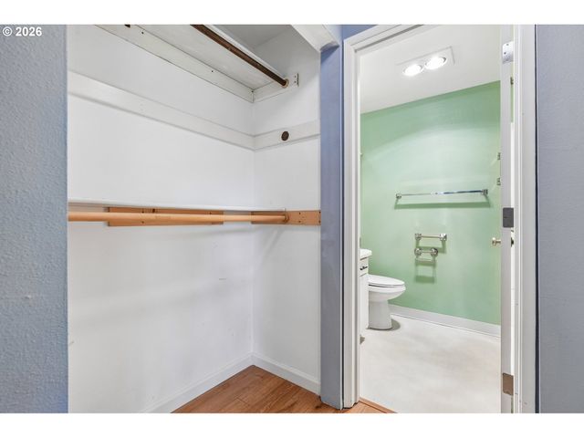10143 Sw TRAPPER Ter, Beaverton, OR 97008