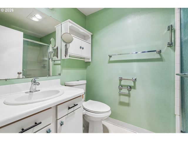10143 Sw TRAPPER Ter, Beaverton, OR 97008