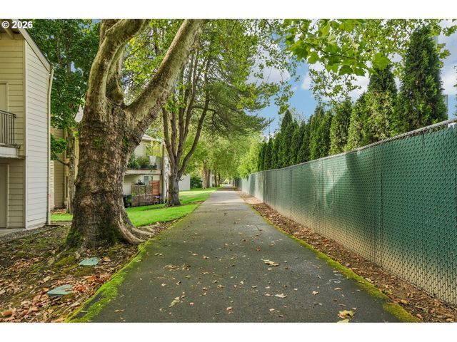 10143 Sw TRAPPER Ter, Beaverton, OR 97008