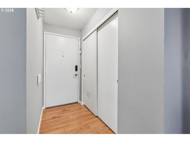 10143 Sw TRAPPER Ter, Beaverton, OR 97008