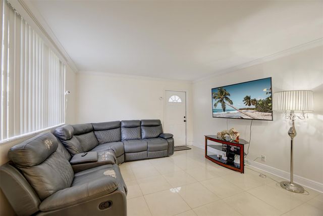 3777 NW 78th Avenue 10d, Hollywood, FL 33024