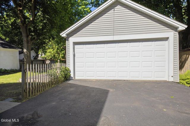 17 Granger Avenue, Saratoga Springs, NY 12866