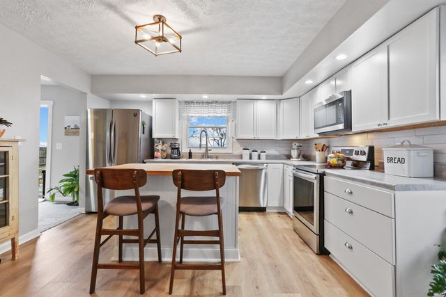 6229 Cheshire Drive, Mount Vernon, IN 47620