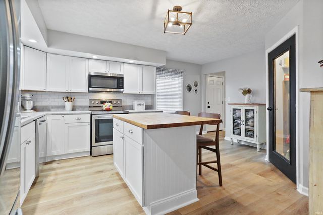 6229 Cheshire Drive, Mount Vernon, IN 47620