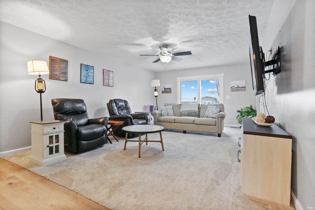 6229 Cheshire Drive, Mount Vernon, IN 47620