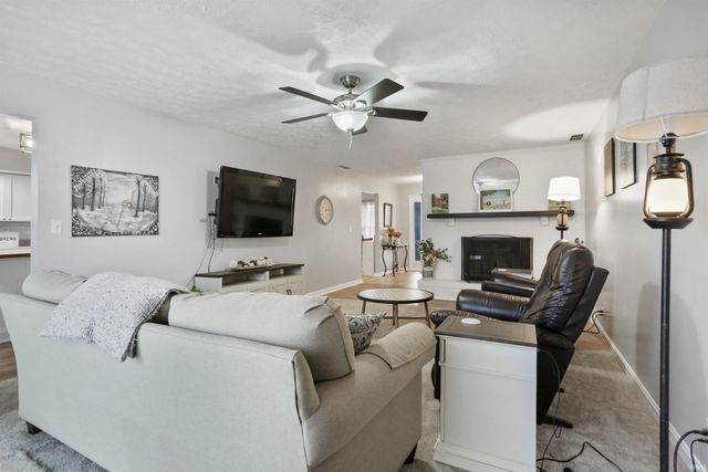 6229 Cheshire Drive, Mount Vernon, IN 47620