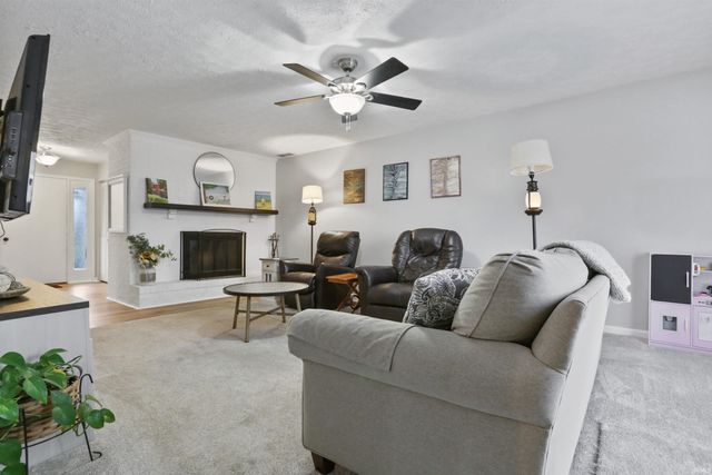 6229 Cheshire Drive, Mount Vernon, IN 47620