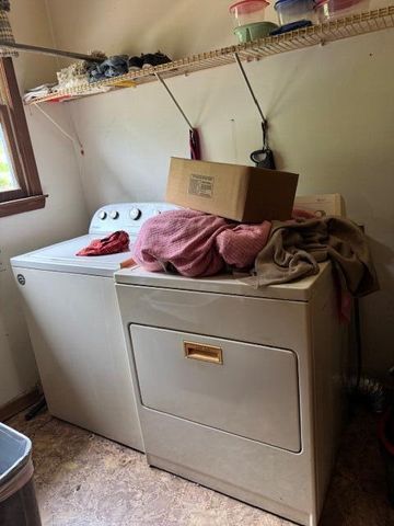 144 N Plum Street, Irvine, KY 40336