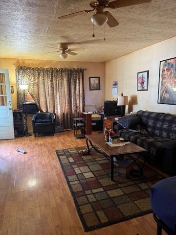 144 N Plum Street, Irvine, KY 40336