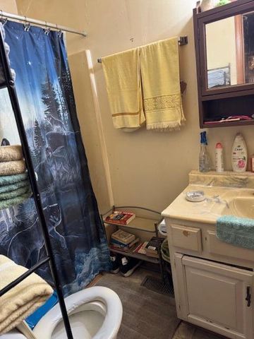 144 N Plum Street, Irvine, KY 40336