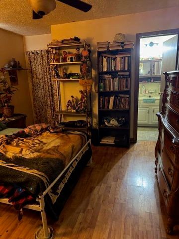 144 N Plum Street, Irvine, KY 40336