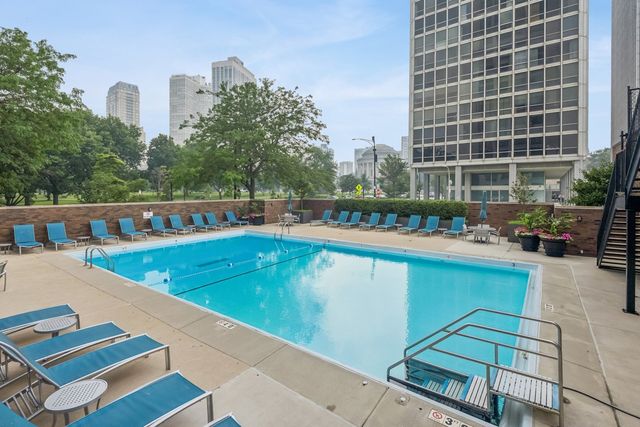 2800 N Lake Shore Drive 2808, Chicago, IL 60657