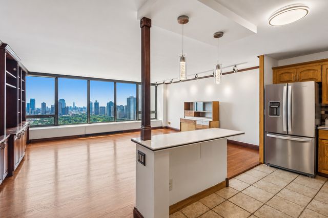 2800 N Lake Shore Drive 2808, Chicago, IL 60657