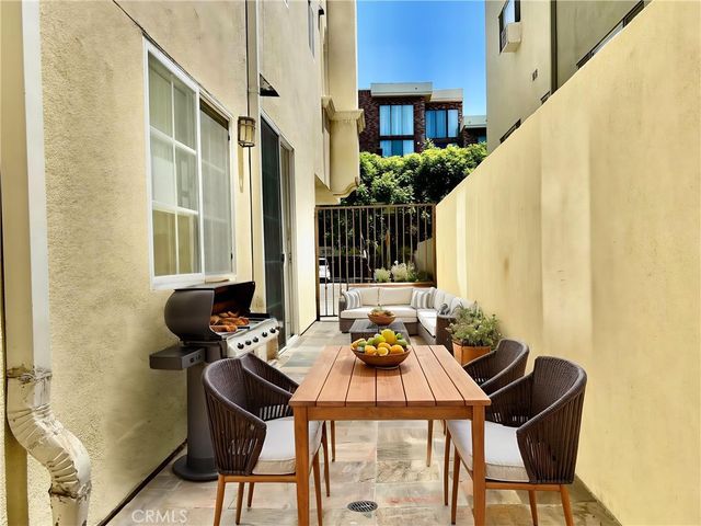 1861 Veteran Avenue 101, Westwood Century City, CA 90025