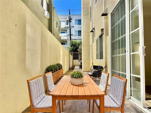 1861 Veteran Avenue 101, Westwood Century City, CA 90025