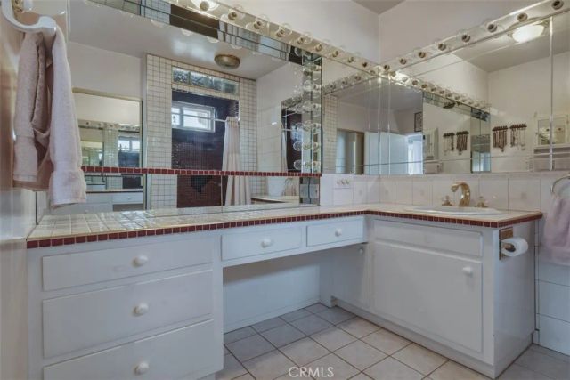 5017 Cartwright 1, North Hollywood, CA 91601