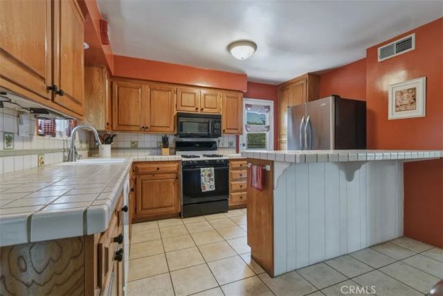 5017 Cartwright 1, North Hollywood, CA 91601
