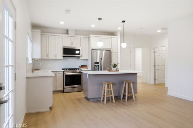 215 E 2nd Street A, San Dimas, CA 91773