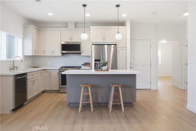 215 E 2nd Street A, San Dimas, CA 91773