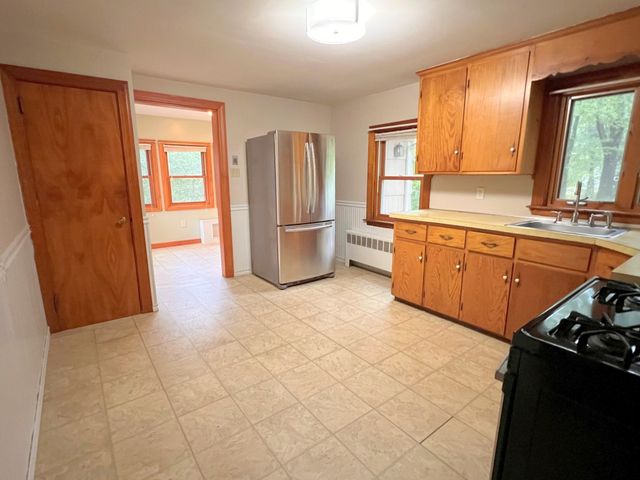 18 Main St, Chelmsford, MA 01863