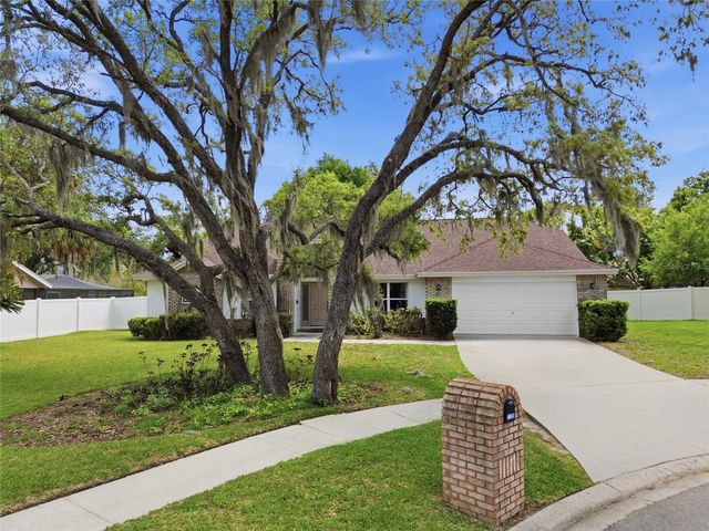 2305 MARSEILLE COURT, Valrico, FL 33596