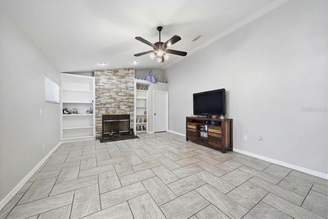 2305 MARSEILLE COURT, Valrico, FL 33596