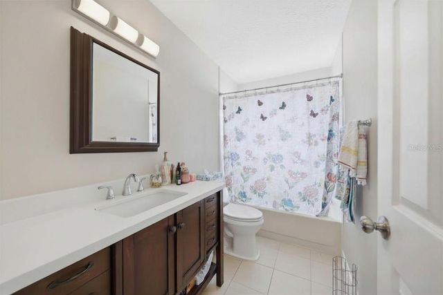 2305 MARSEILLE COURT, Valrico, FL 33596