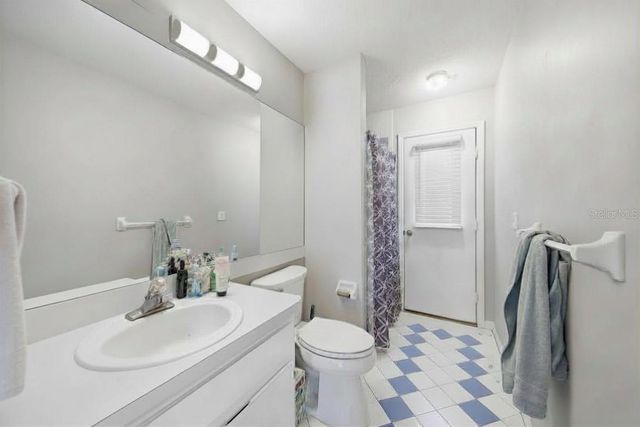 2305 MARSEILLE COURT, Valrico, FL 33596