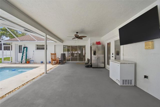 2305 MARSEILLE COURT, Valrico, FL 33596