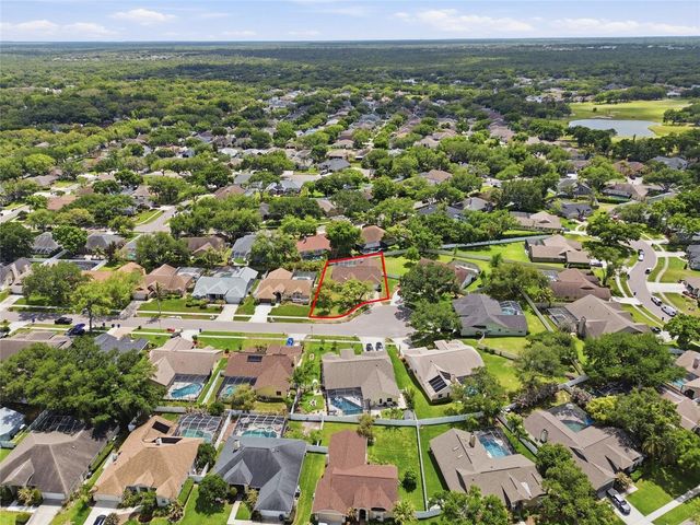 2305 MARSEILLE COURT, Valrico, FL 33596