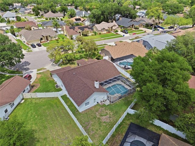 2305 MARSEILLE COURT, Valrico, FL 33596