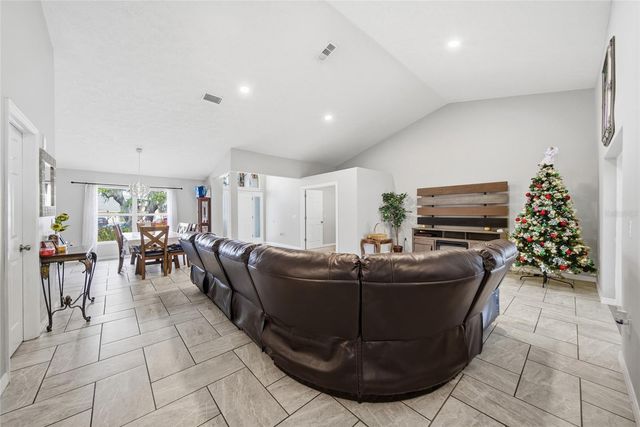 2305 MARSEILLE COURT, Valrico, FL 33596