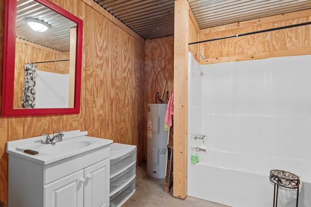 4975 SE 3000, Andrews, TX 79714