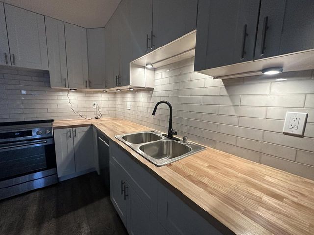 4554 N 37th STREET, Milwaukee, WI 53209