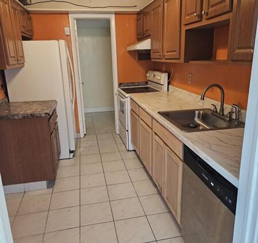 4174 Inverrary Drive 702, Lauderhill, FL 33319