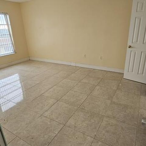 4174 Inverrary Drive 702, Lauderhill, FL 33319