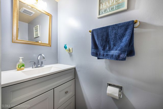 1705 Charles Avenue, Algonquin, IL 60102