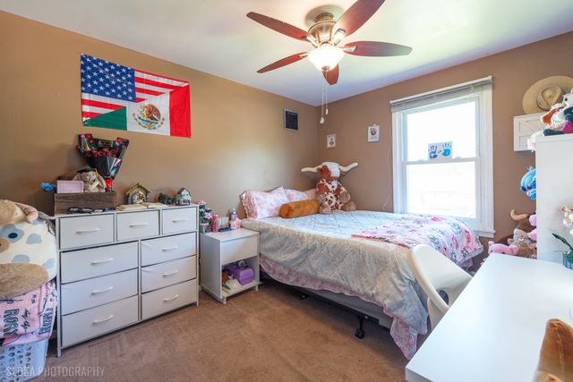 1705 Charles Avenue, Algonquin, IL 60102
