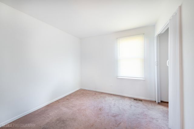 1705 Charles Avenue, Algonquin, IL 60102