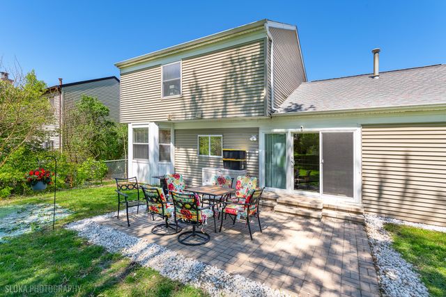 1705 Charles Avenue, Algonquin, IL 60102