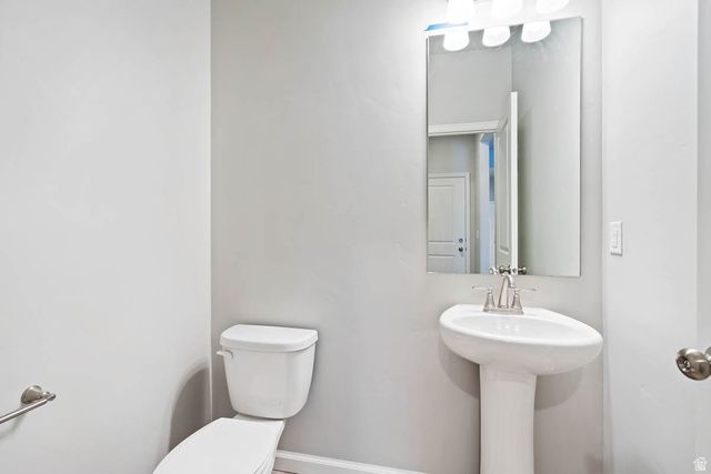 253 N ROUNDABOUT ST, Saratoga Springs, UT 84045