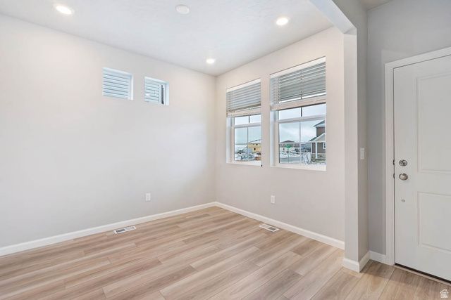 253 N ROUNDABOUT ST, Saratoga Springs, UT 84045