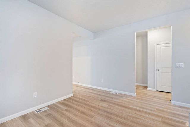 253 N ROUNDABOUT ST, Saratoga Springs, UT 84045