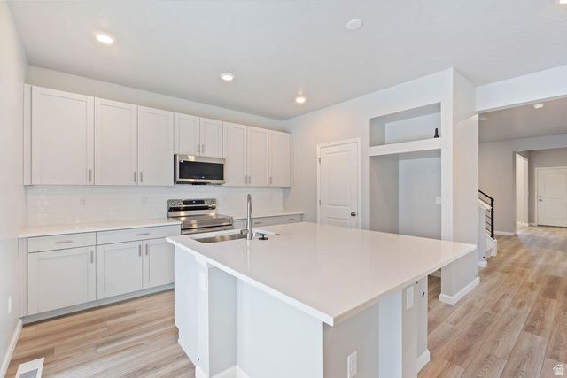 253 N ROUNDABOUT ST, Saratoga Springs, UT 84045