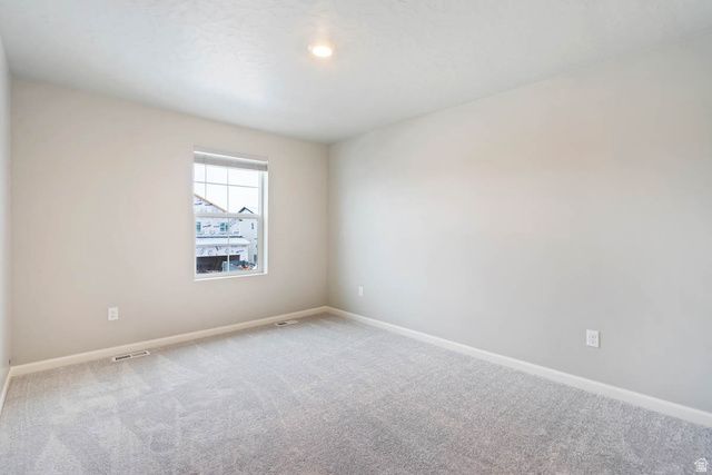 253 N ROUNDABOUT ST, Saratoga Springs, UT 84045