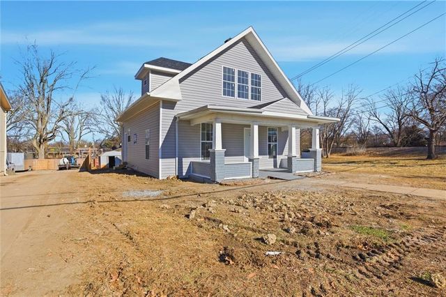 305 W 5th Street, Lawson, MO 64062
