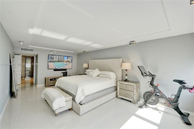 2751 S Ocean Dr 908S, Hollywood, FL 33019