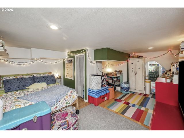 2204 Ne 7TH Ave, Portland, OR 97212