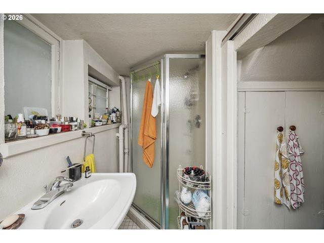 2204 Ne 7TH Ave, Portland, OR 97212